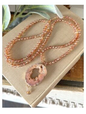 Bohemian Druzy Pendant Necklace with Peach Crystal Beads